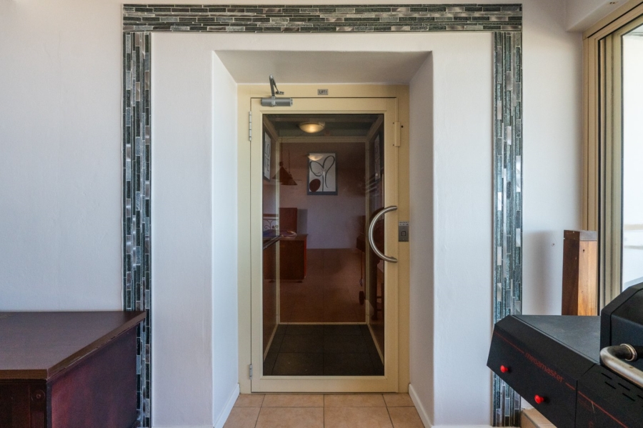 7 Bedroom Property for Sale in Outeniqua Strand Western Cape